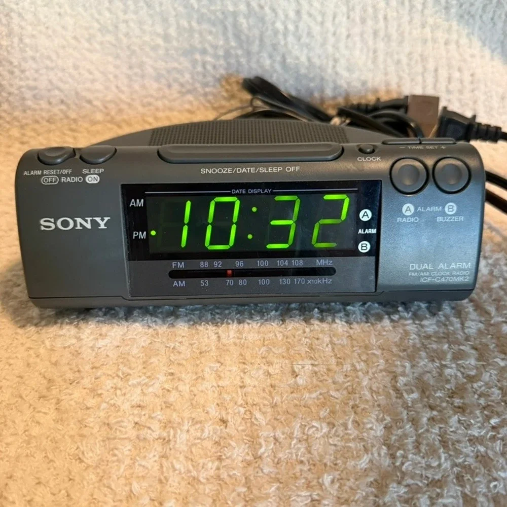 Sony Dream Machine Dual Alarm FM AM Clock Radio Gray ICF-C470MK2 Green‎ LED